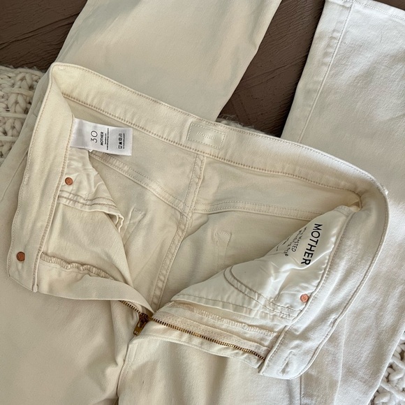 MOTHER High Waisted Weekender Skimp Jeans 👢👖 - Picture 4 of 8